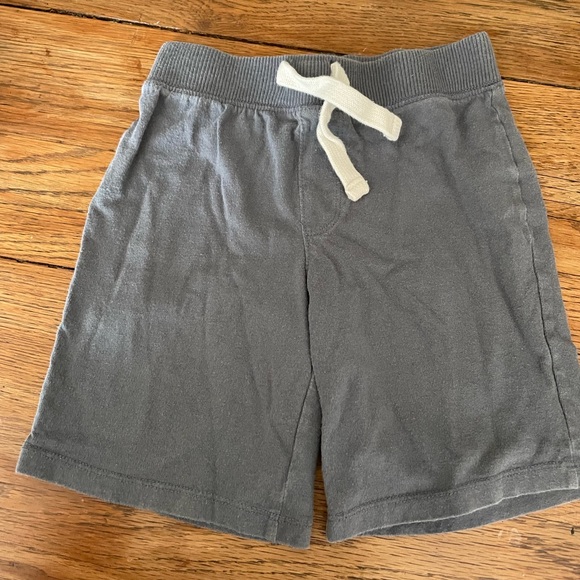 3 pairs of boys knit shorts size 4T - Picture 5 of 6